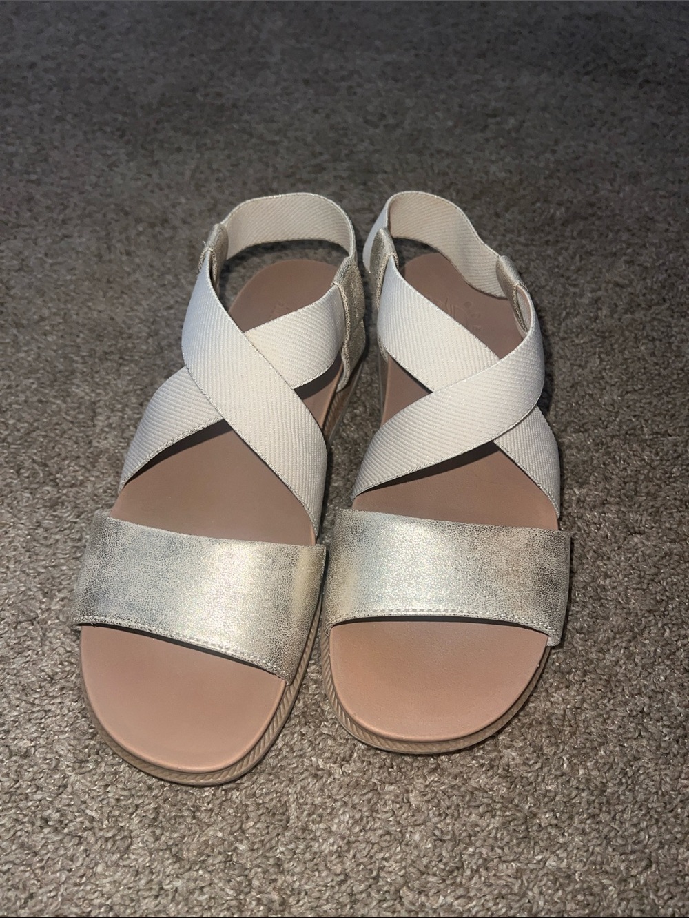 BOBS from Skechers Desert Kiss Low - Sand Hop Sandal in Champagne
